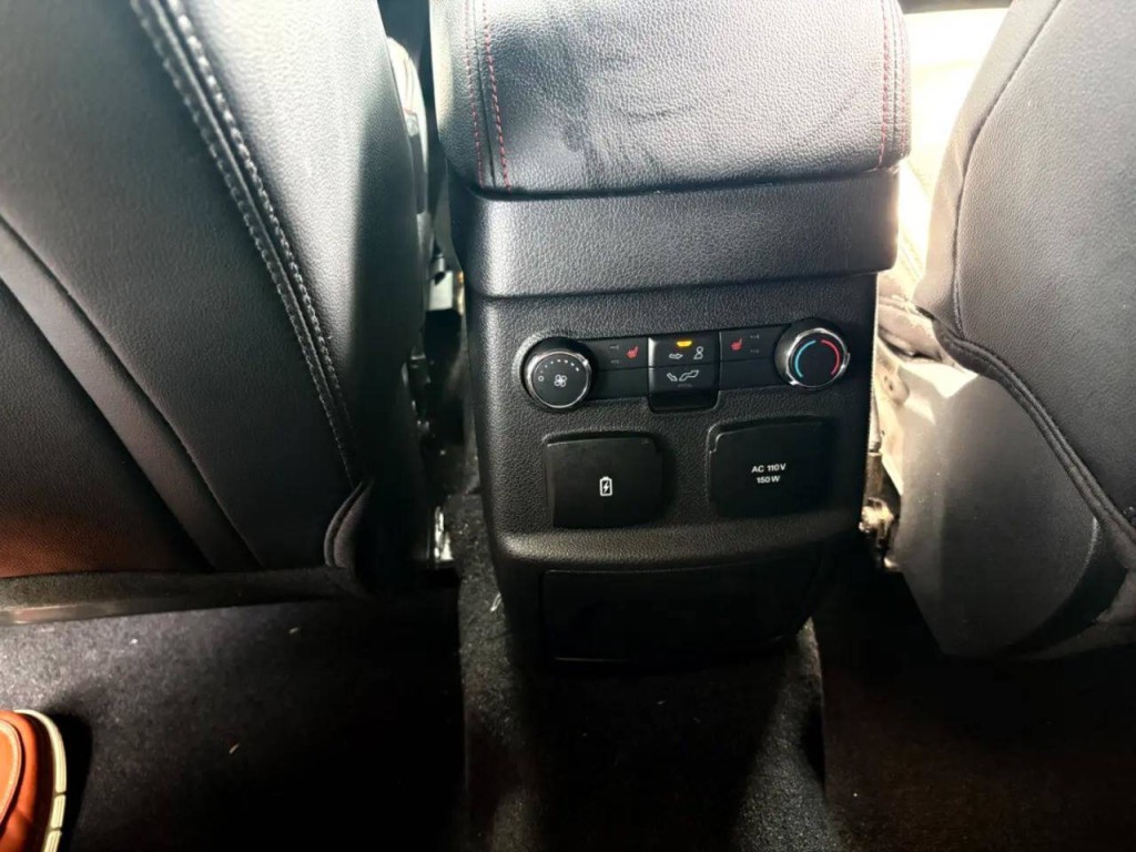 2019 Ford Explorer Image 19