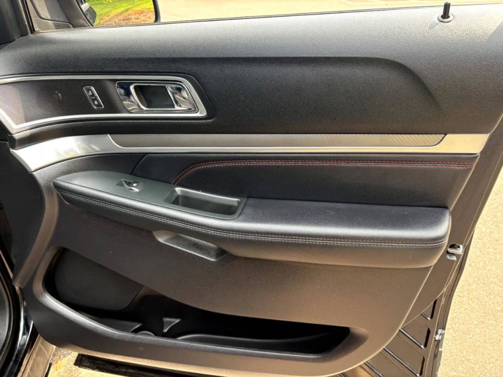 2019 Ford Explorer Image 24