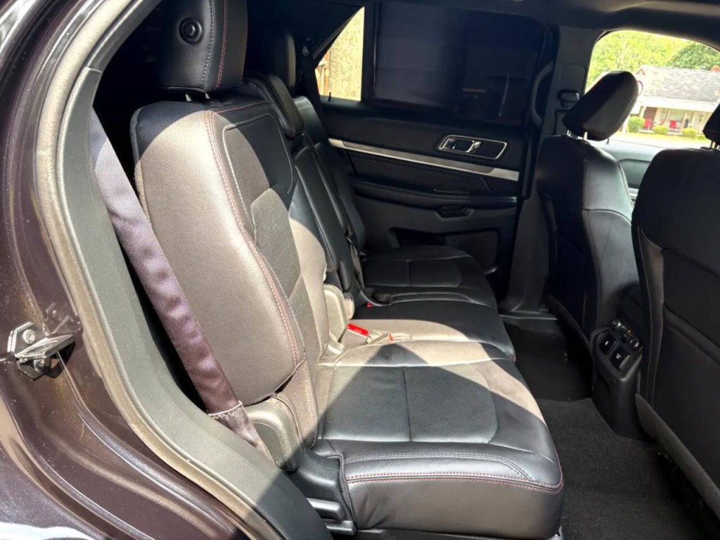 2019 Ford Explorer Image 28
