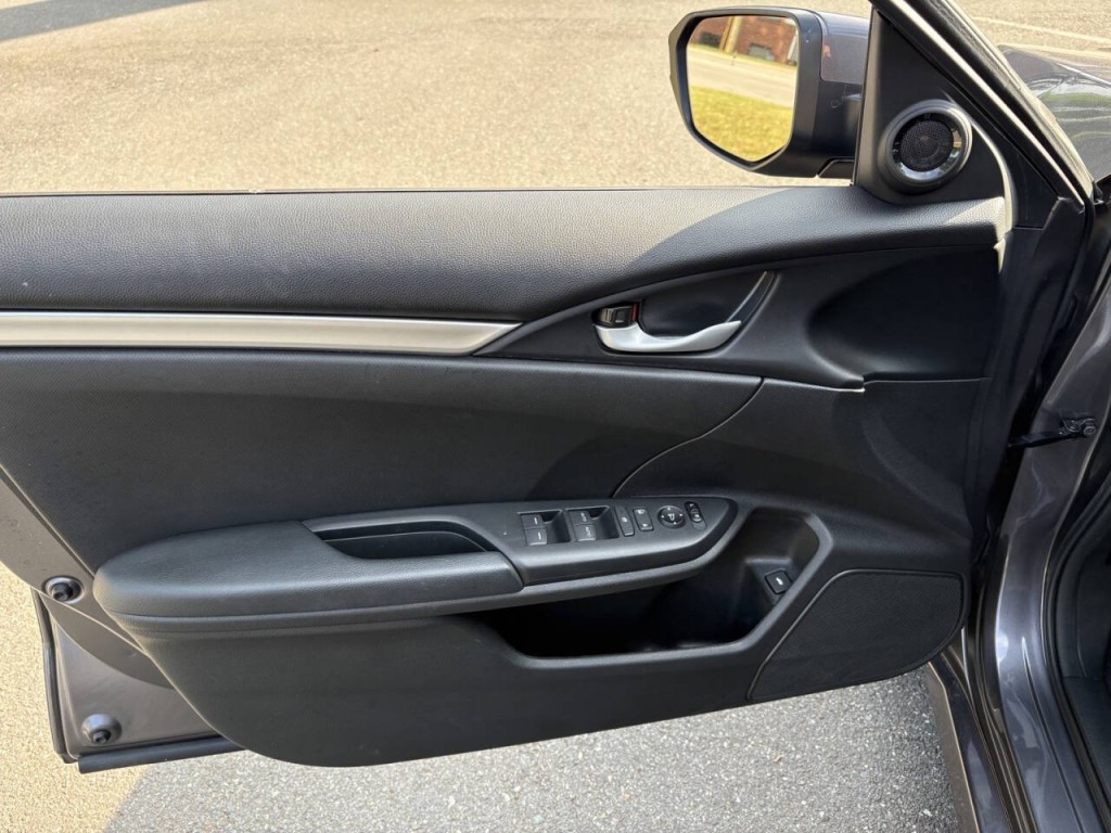 2019 Honda Civic Image 9