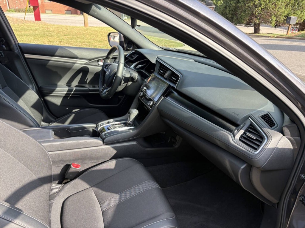 2019 Honda Civic Image 28