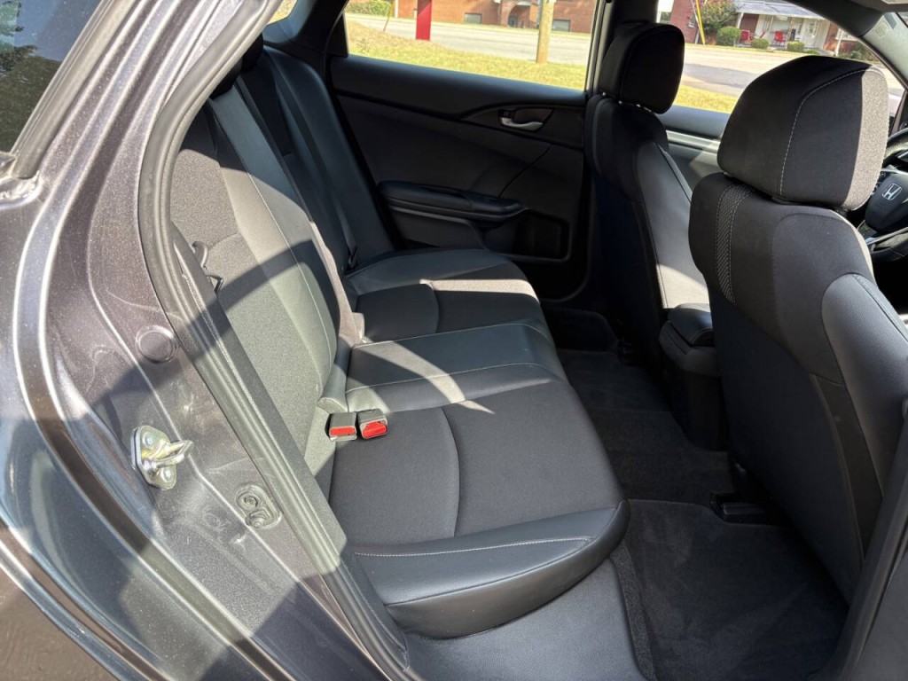2019 Honda Civic Image 30