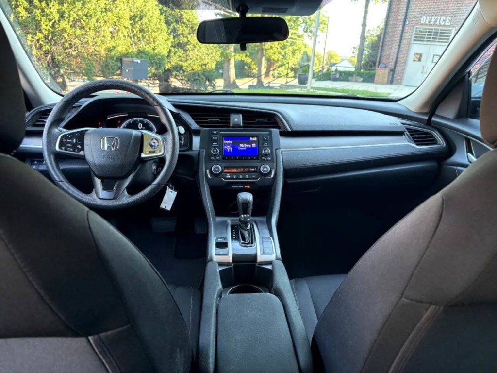 2019 Honda Civic Image 21