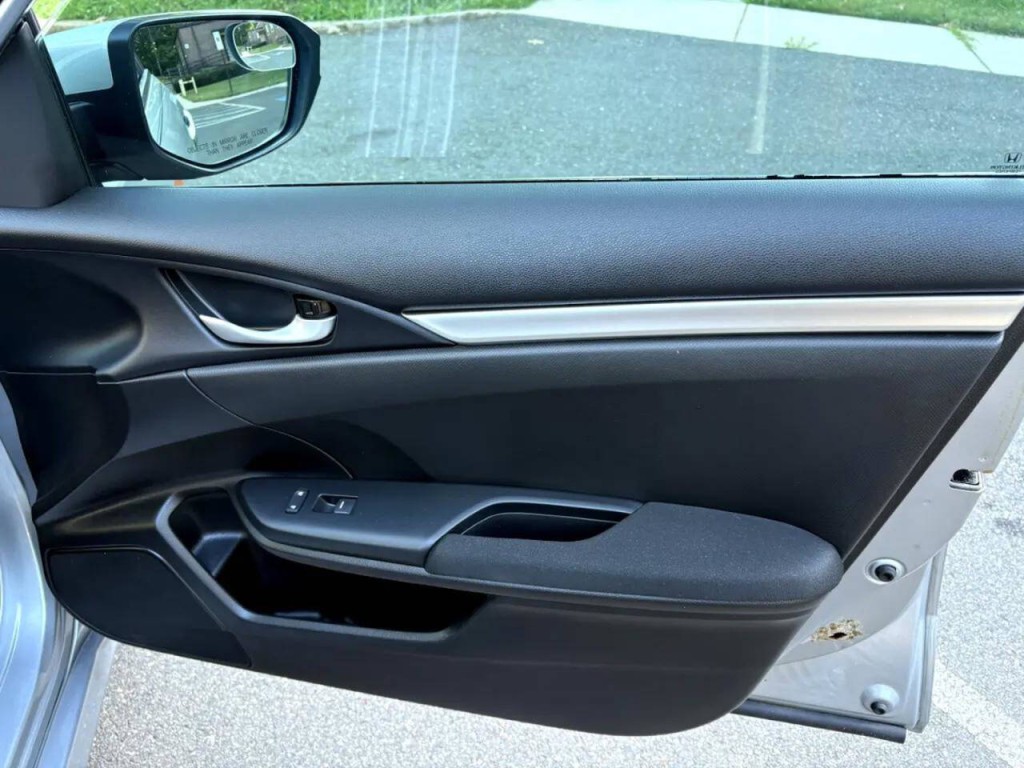 2019 Honda Civic Image 25