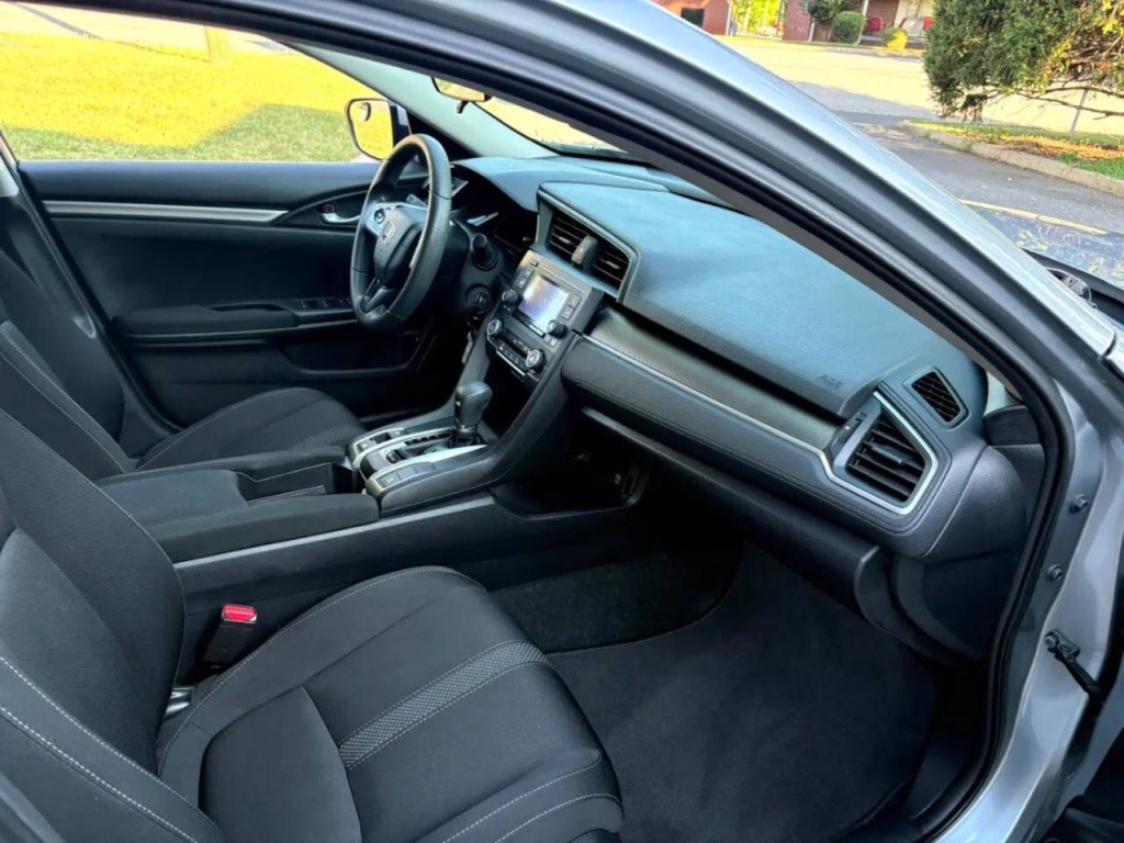 2019 Honda Civic Image 27