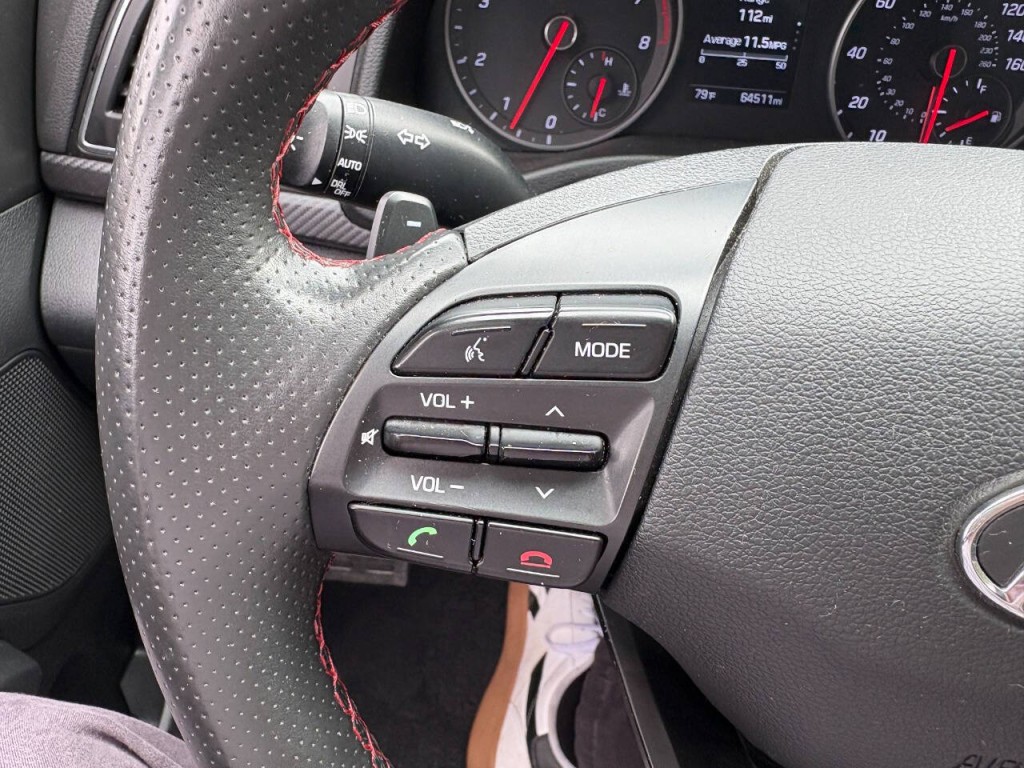 2018 Hyundai Elantra Image 16