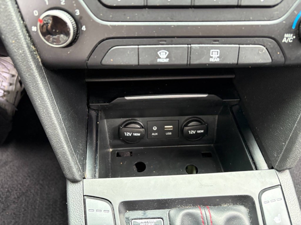 2018 Hyundai Elantra Image 22