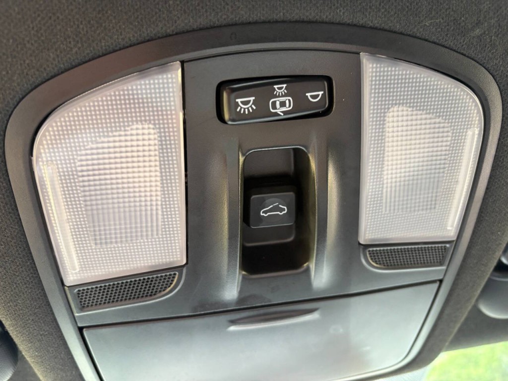 2018 Hyundai Elantra Image 23