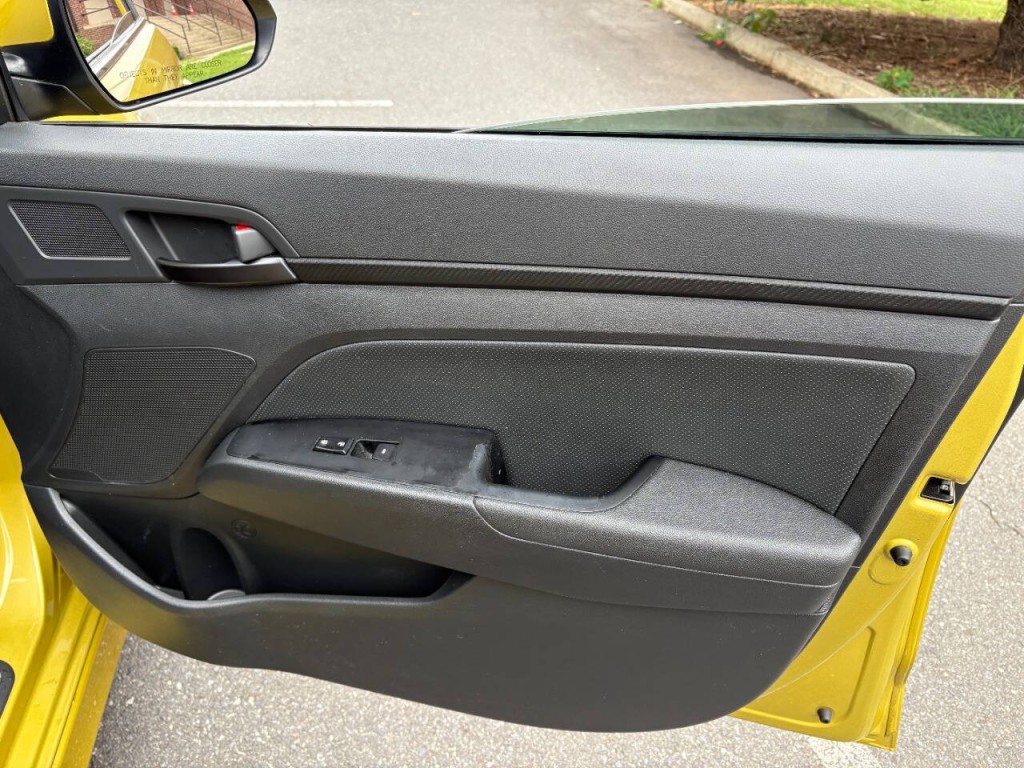 2018 Hyundai Elantra Image 28