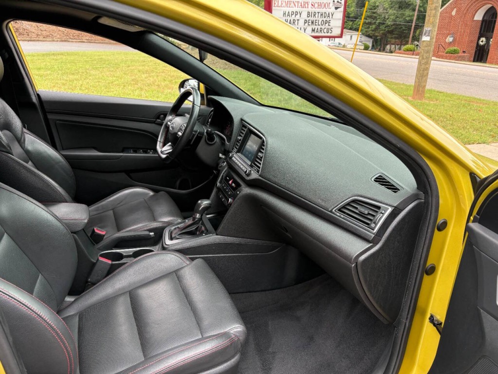 2018 Hyundai Elantra Image 30