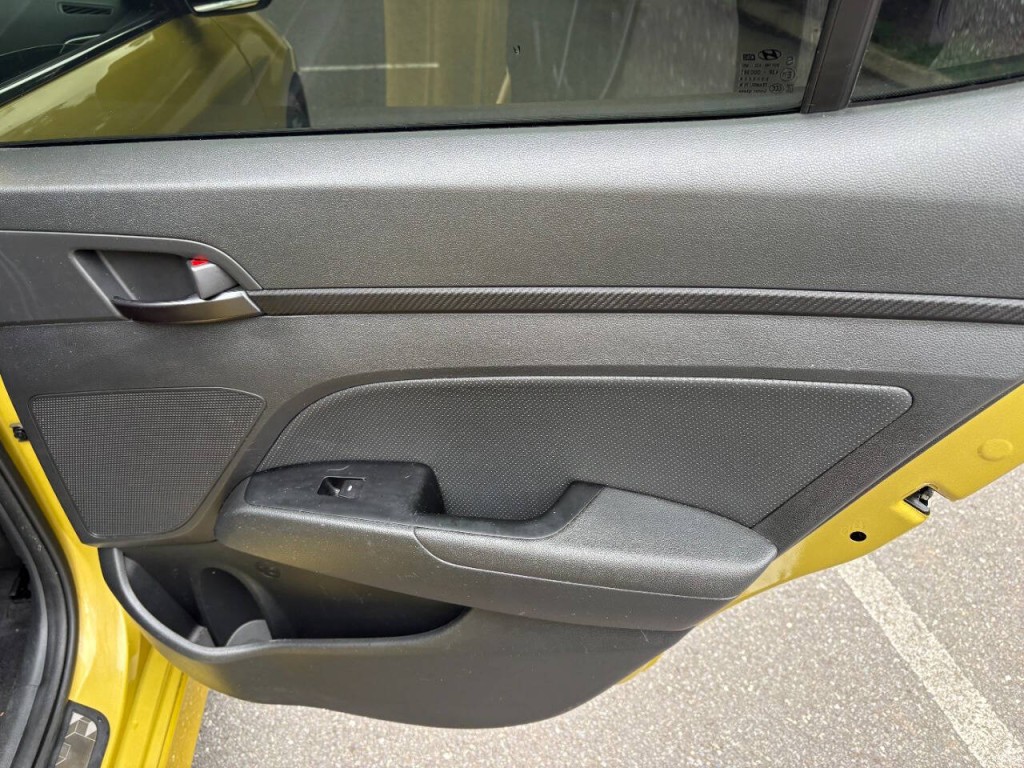 2018 Hyundai Elantra Image 31