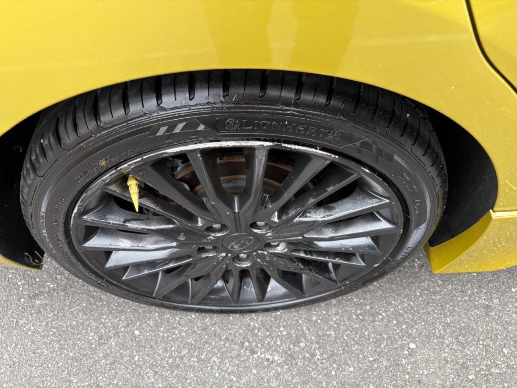 2018 Hyundai Elantra Image 35