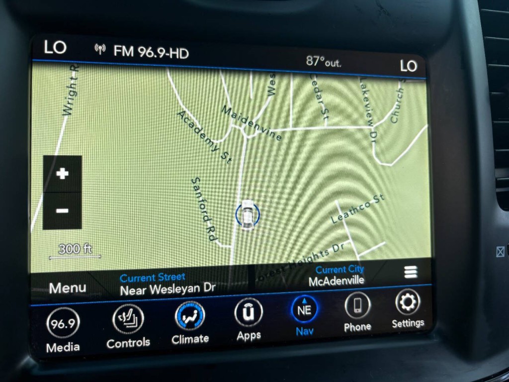 2020 Chrysler 300 Image 18