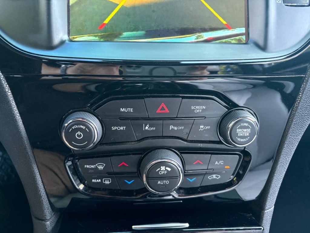 2020 Chrysler 300 Image 20
