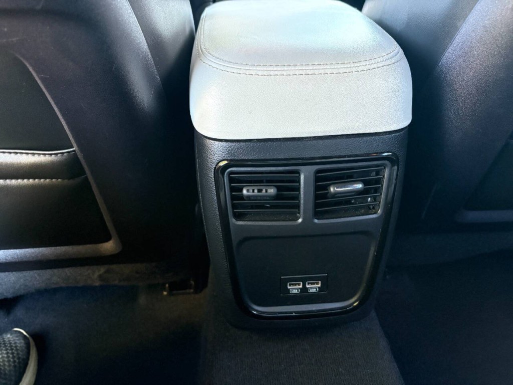 2020 Chrysler 300 Image 23