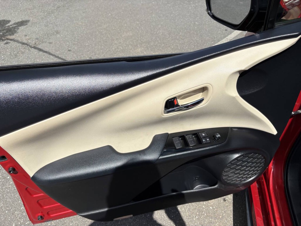 2020 Toyota Prius Image 9