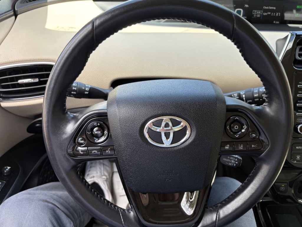2020 Toyota Prius Image 13
