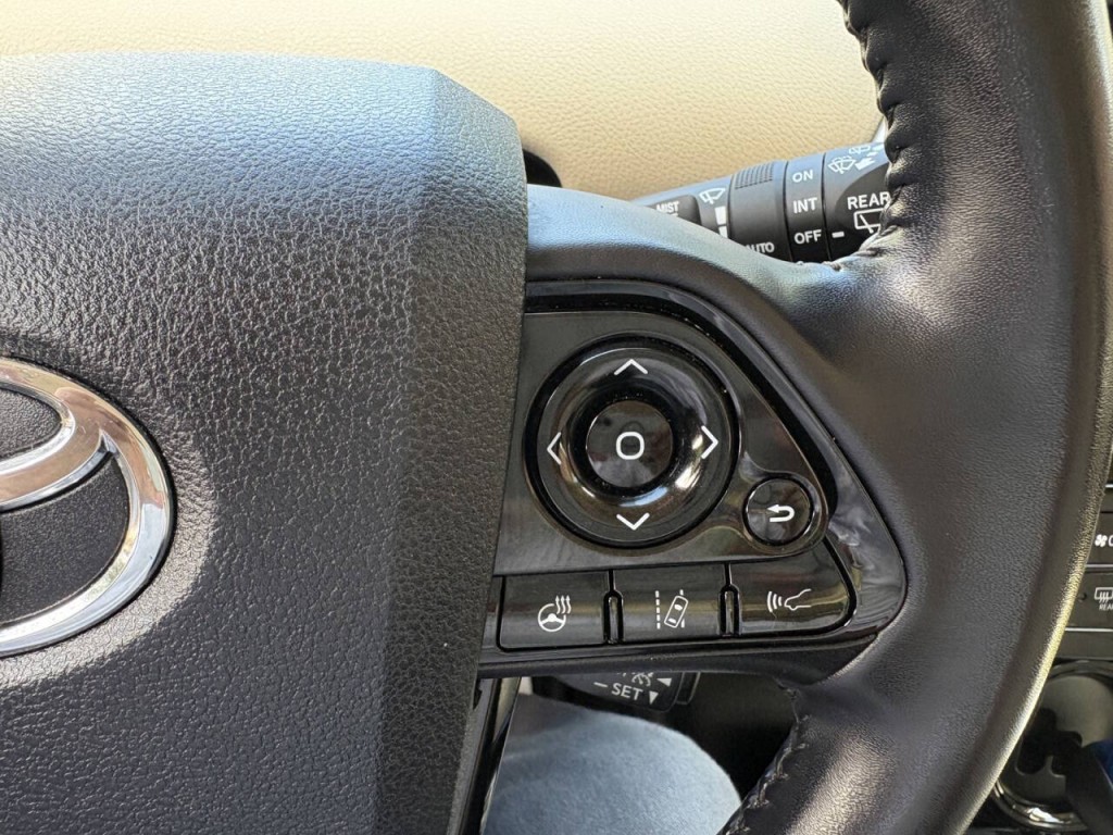 2020 Toyota Prius Image 14