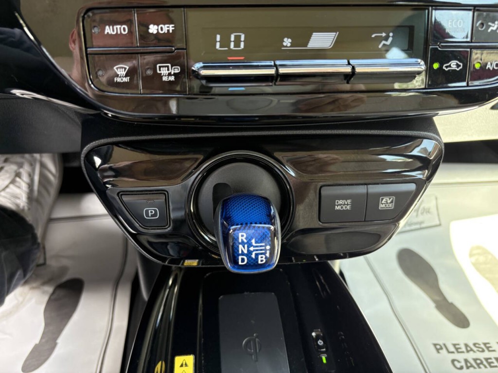 2020 Toyota Prius Image 20