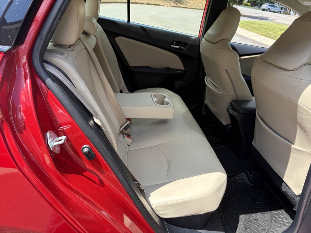 2020 Toyota Prius Image 30