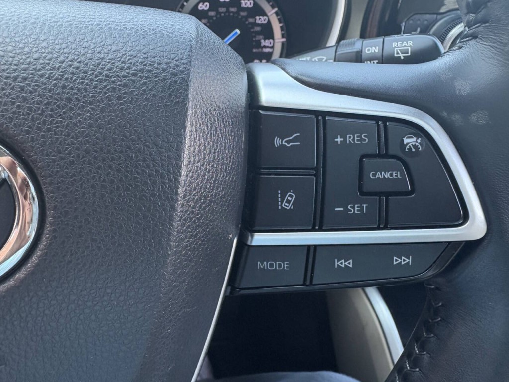2022 Toyota Highlander Image 14