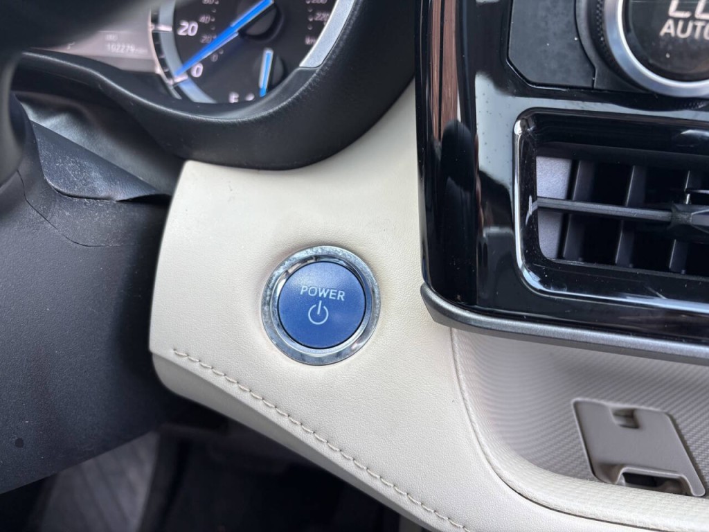 2022 Toyota Highlander Image 17