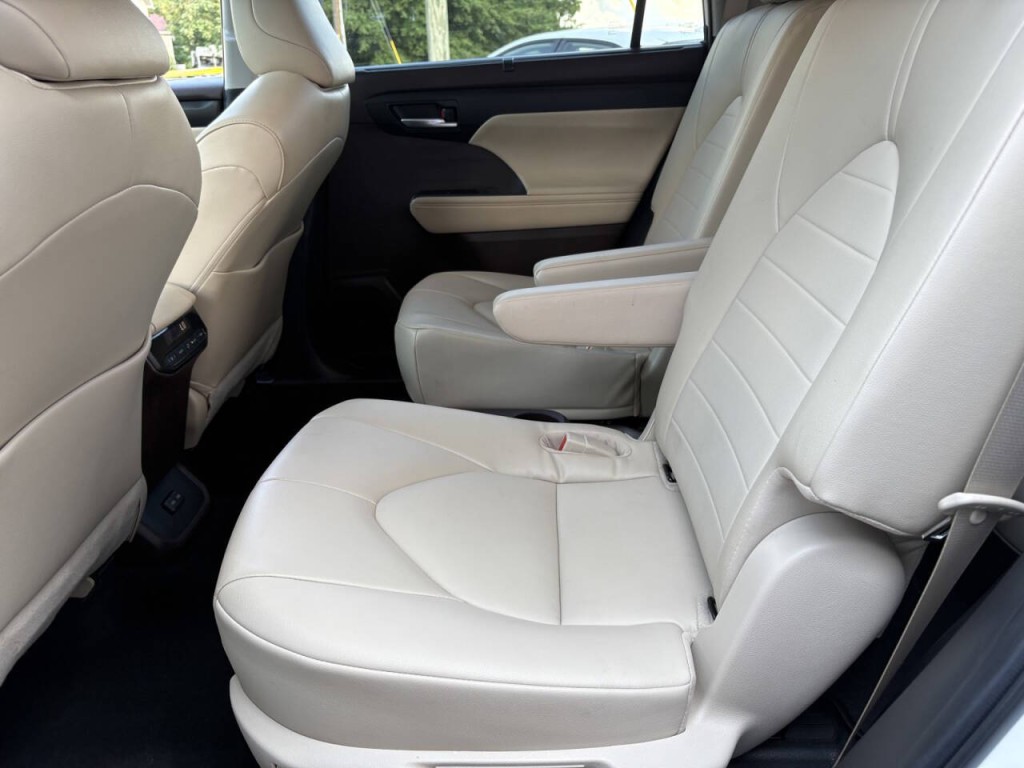 2022 Toyota Highlander Image 27