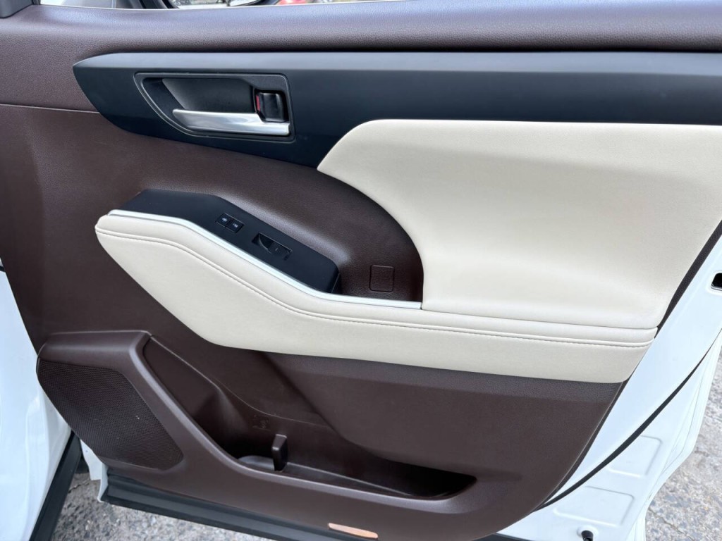 2022 Toyota Highlander Image 31