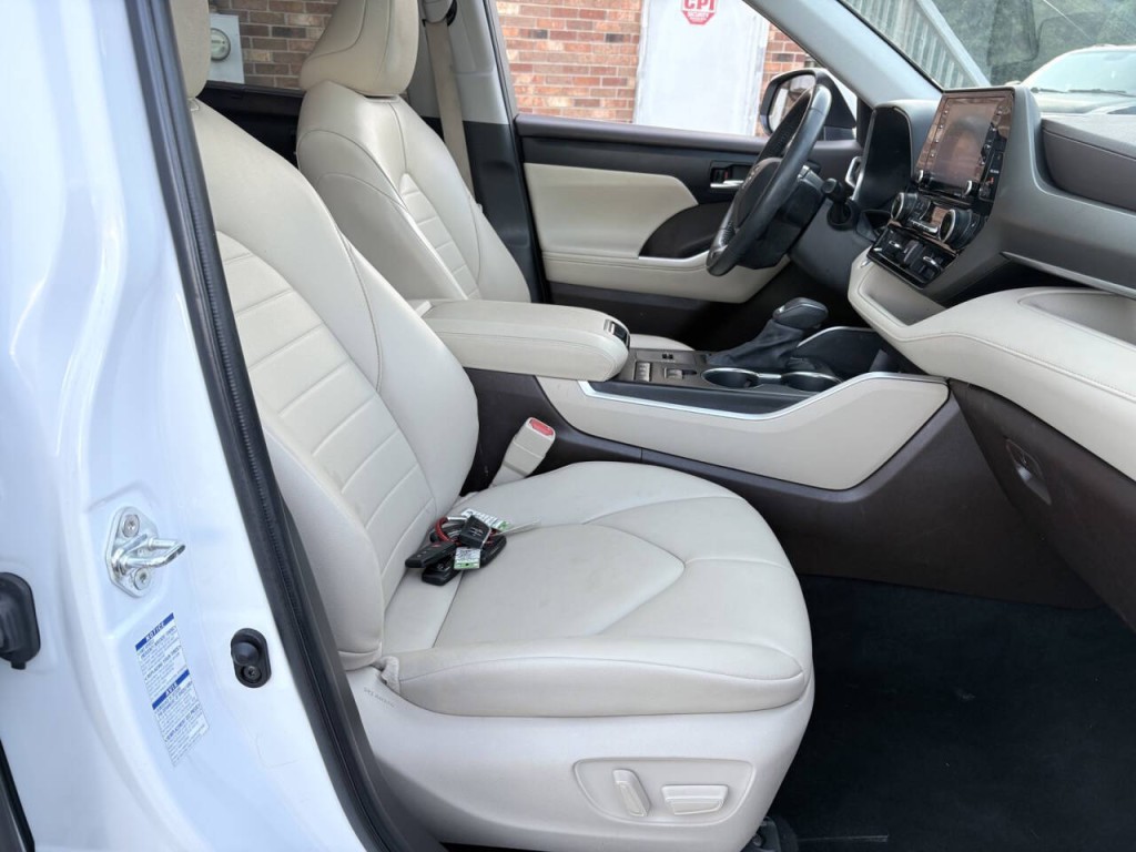 2022 Toyota Highlander Image 32