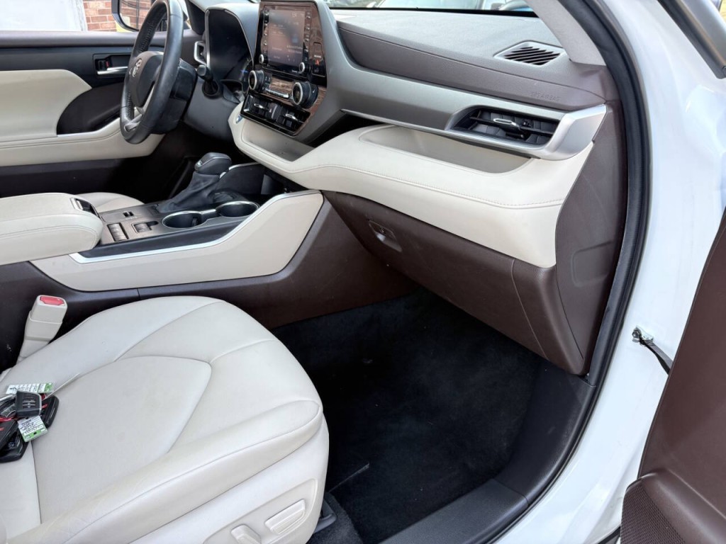 2022 Toyota Highlander Image 33