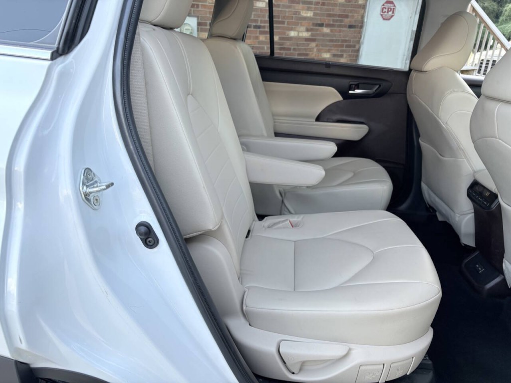 2022 Toyota Highlander Image 35