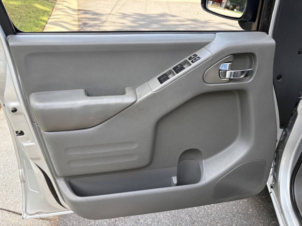2018 Nissan Frontier Image 9