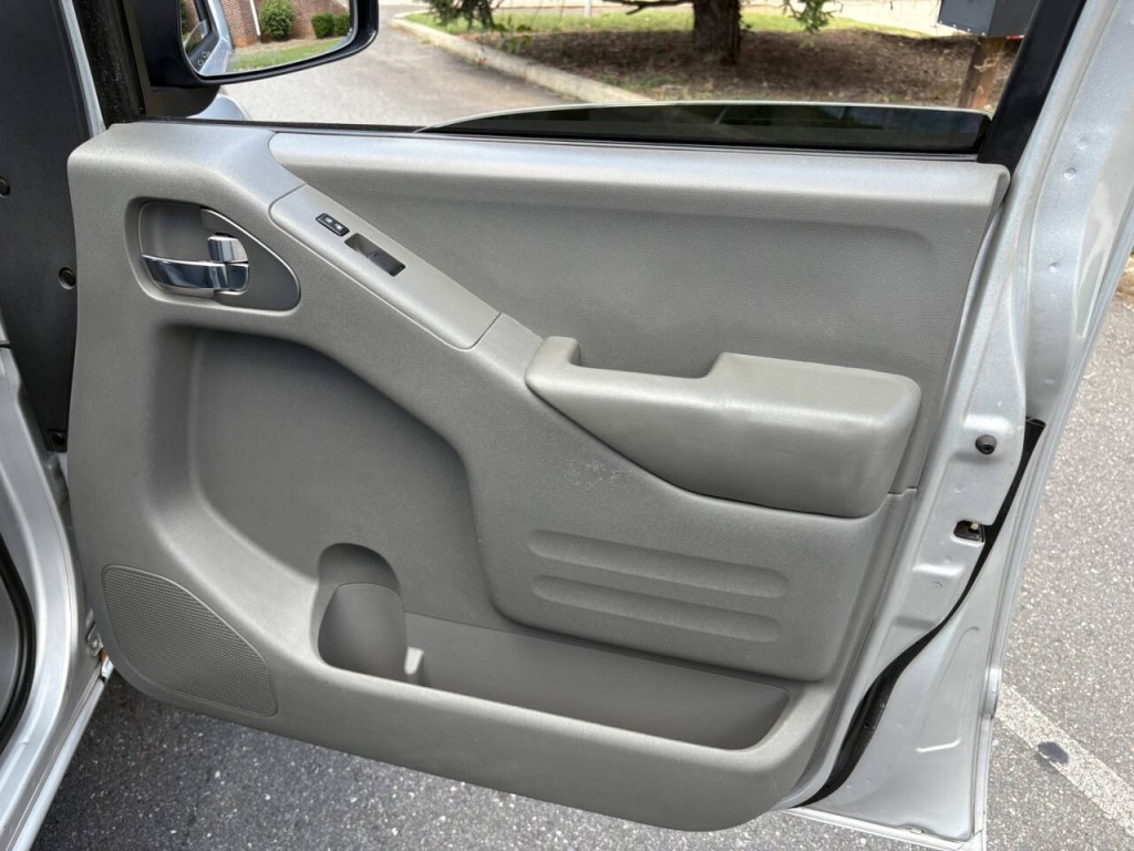 2018 Nissan Frontier Image 24