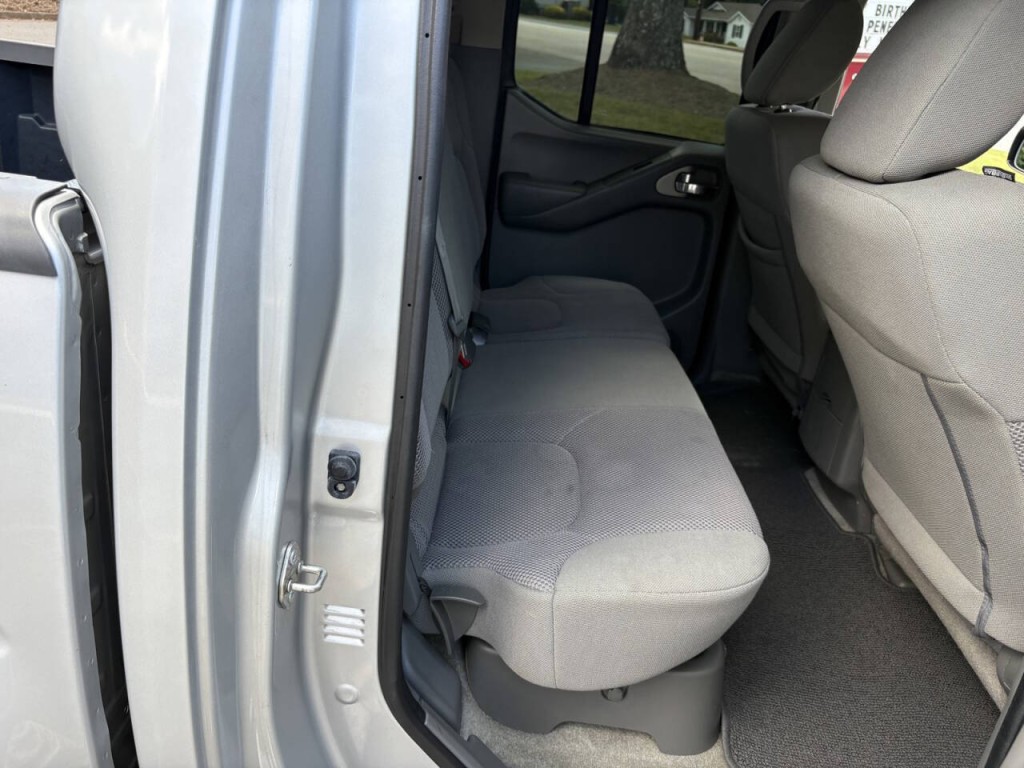 2018 Nissan Frontier Image 28