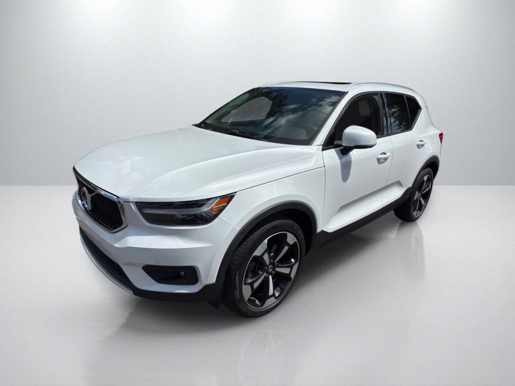 2021 Volvo XC40 Image 3