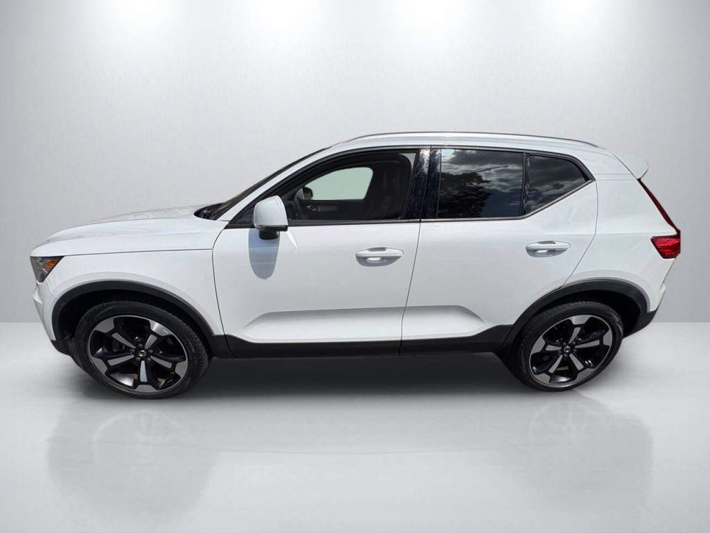 2021 Volvo XC40 Image 4
