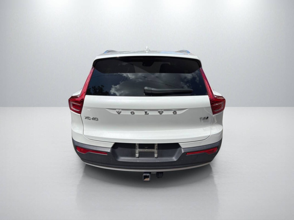 2021 Volvo XC40 Image 6