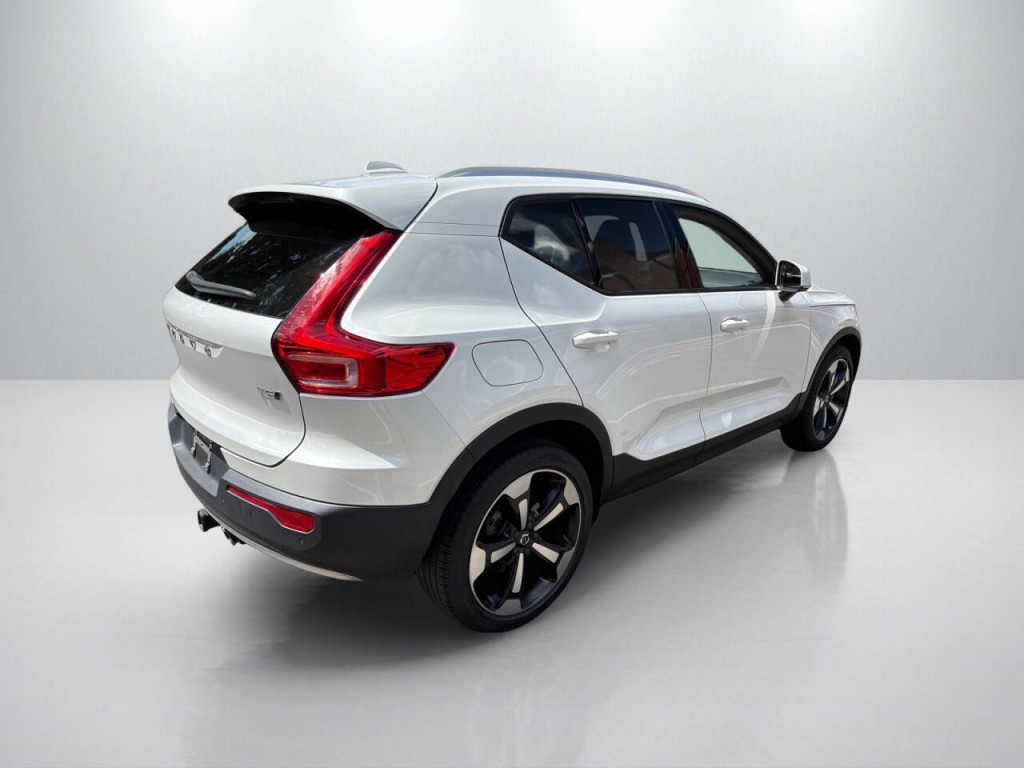 2021 Volvo XC40 Image 7