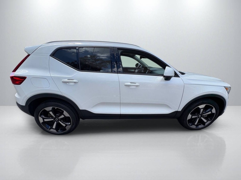 2021 Volvo XC40 Image 8