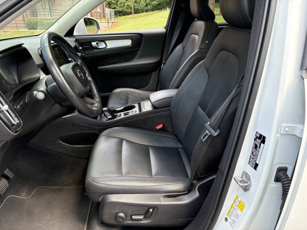 2021 Volvo XC40 Image 10