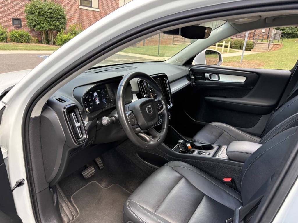 2021 Volvo XC40 Image 11