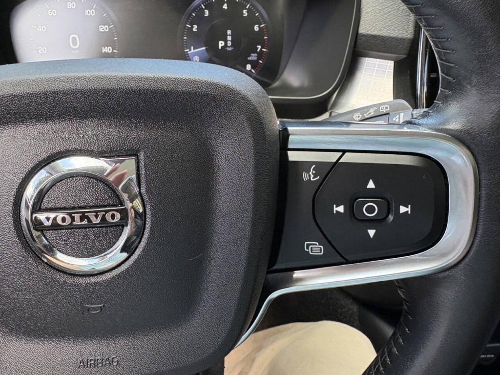 2021 Volvo XC40 Image 13