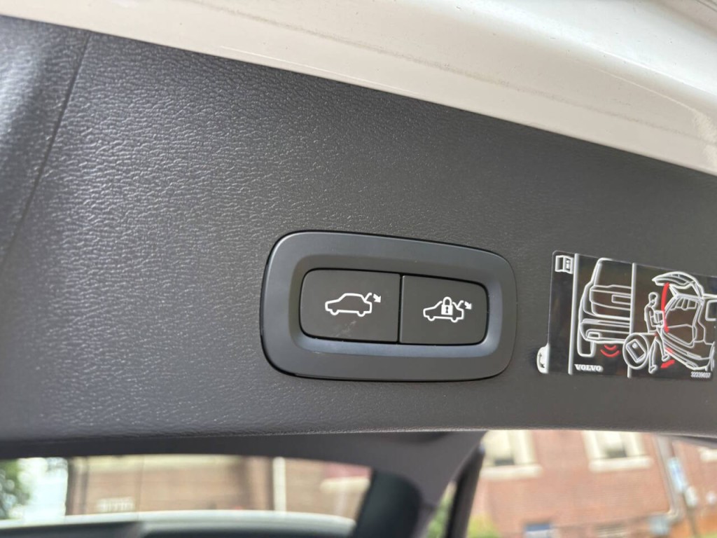 2021 Volvo XC40 Image 27
