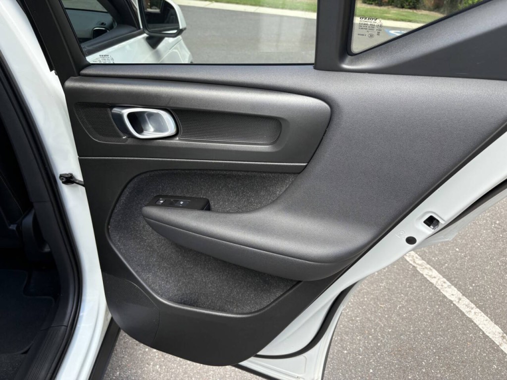 2021 Volvo XC40 Image 31