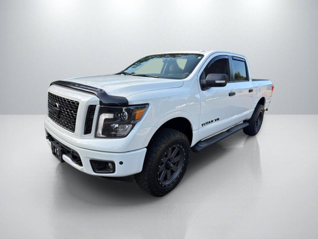 2019 Nissan Titan Image 3