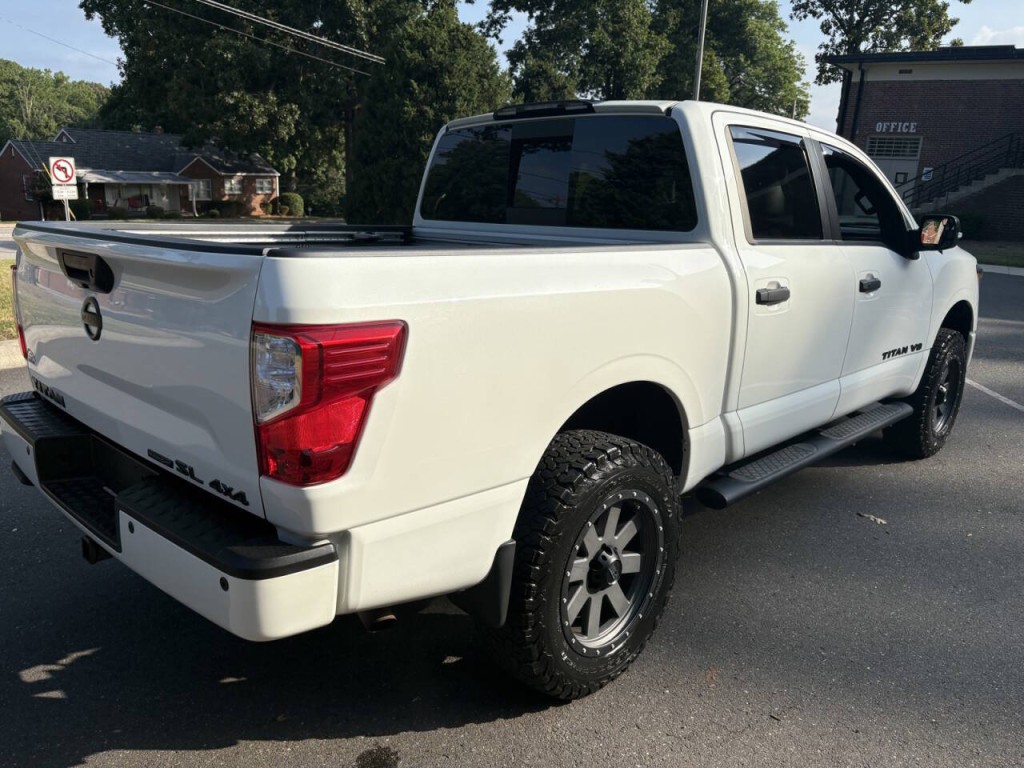 2019 Nissan Titan Image 9