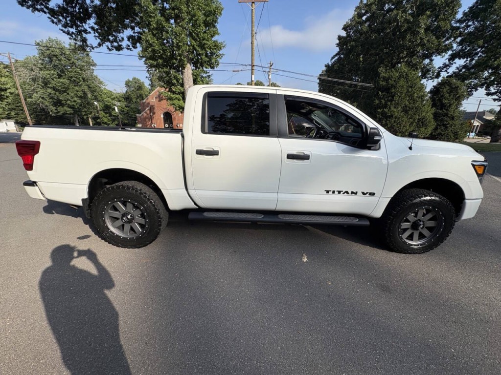 2019 Nissan Titan Image 10