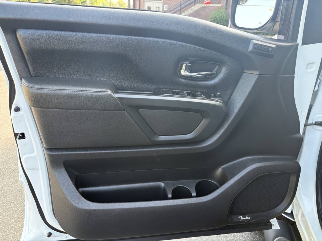 2019 Nissan Titan Image 11