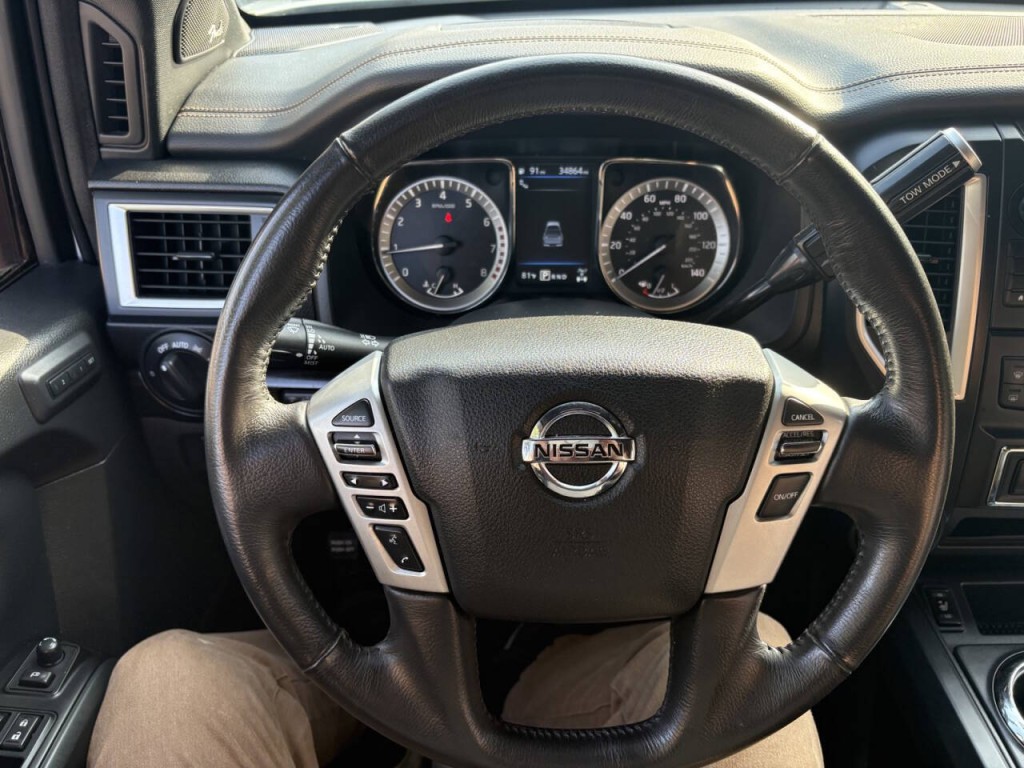 2019 Nissan Titan Image 16