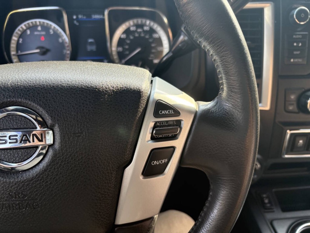 2019 Nissan Titan Image 17